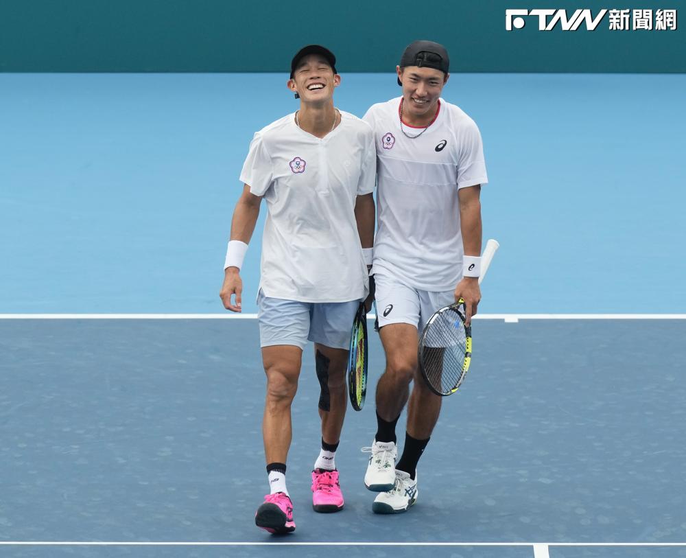 台灣第5金入手！莊吉生、許育修亞運網球男雙大勝　勇奪隊史首面金牌