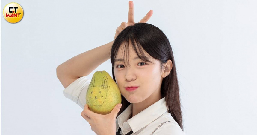 獨家／李多慧愛上文旦「1天吃2顆」　中秋無緣體驗烤肉萌喊：我也想！