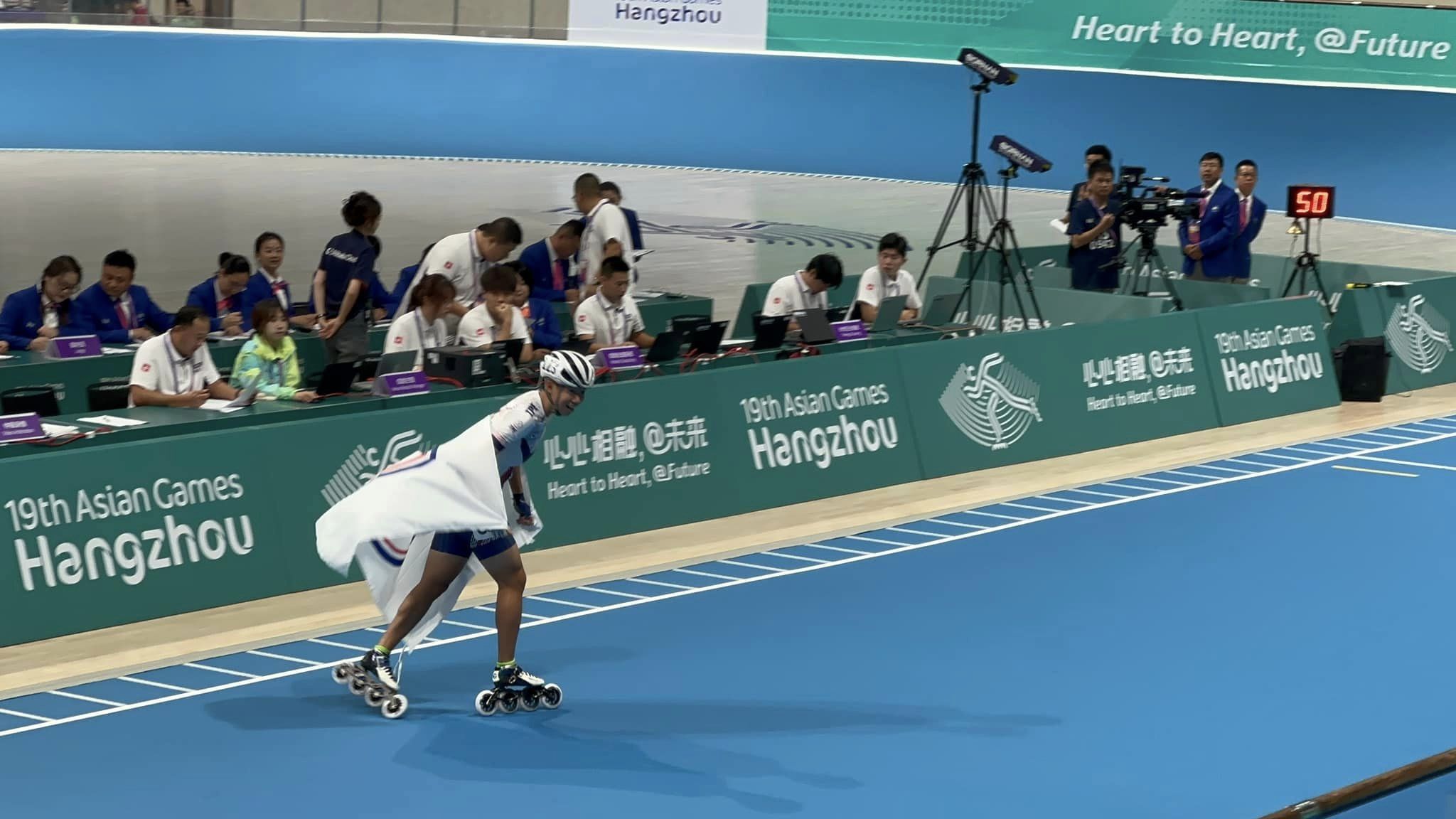 【杭州亞運】第6金來了!競速溜冰女子1萬公尺 施沛妤、楊合貞「金包銀」
