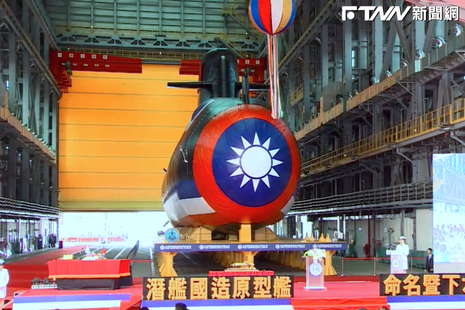 首艘國造潛艦超保密!軍方暱稱「7-11」媒體進廠只能看「不能拍」