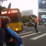 影／台中公車未禮讓行人　義交急吹哨、民眾險被撞