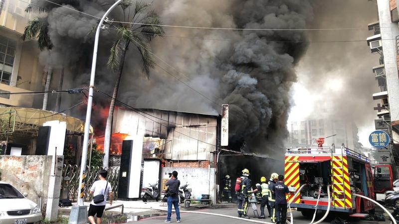 台中二中倉庫失火　校方緊急疏散上千名師生