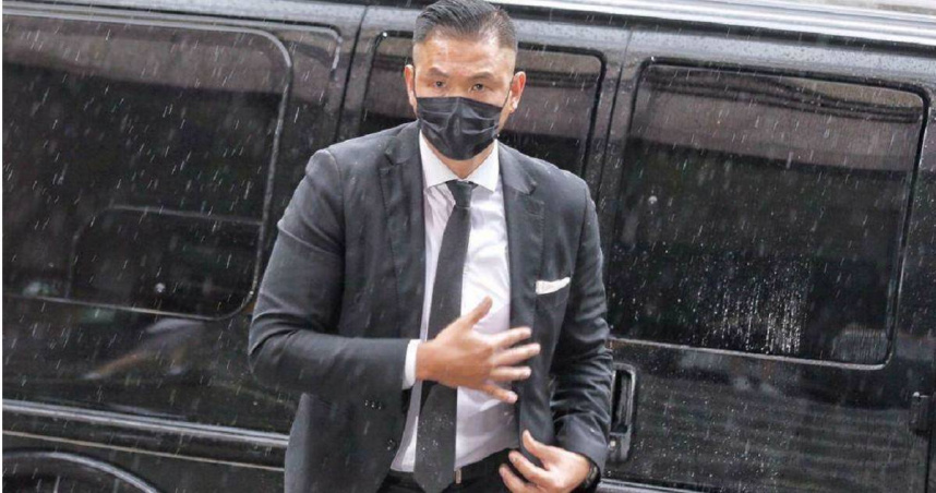 黑人違規1／直擊陳建州開千萬賓士遊車河　無視紅線兩次違停路邊