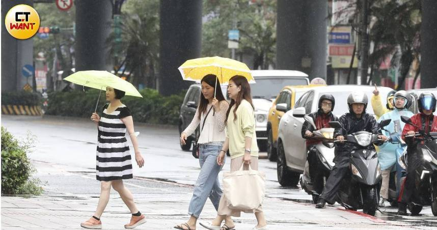 今明兩天水氣增　連假各地有雨