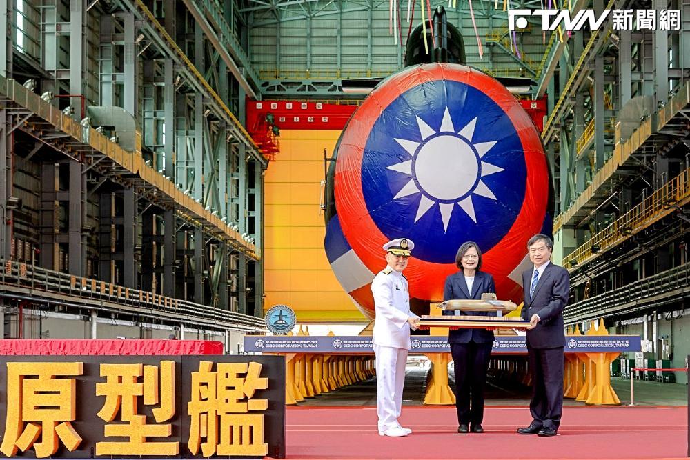 潛艦內幕！林俊憲爆料：「某立委」猛抄機密數據帶出場